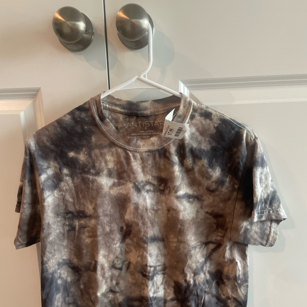 NWT Women’s Tie-Dye T-Shirt Size Small